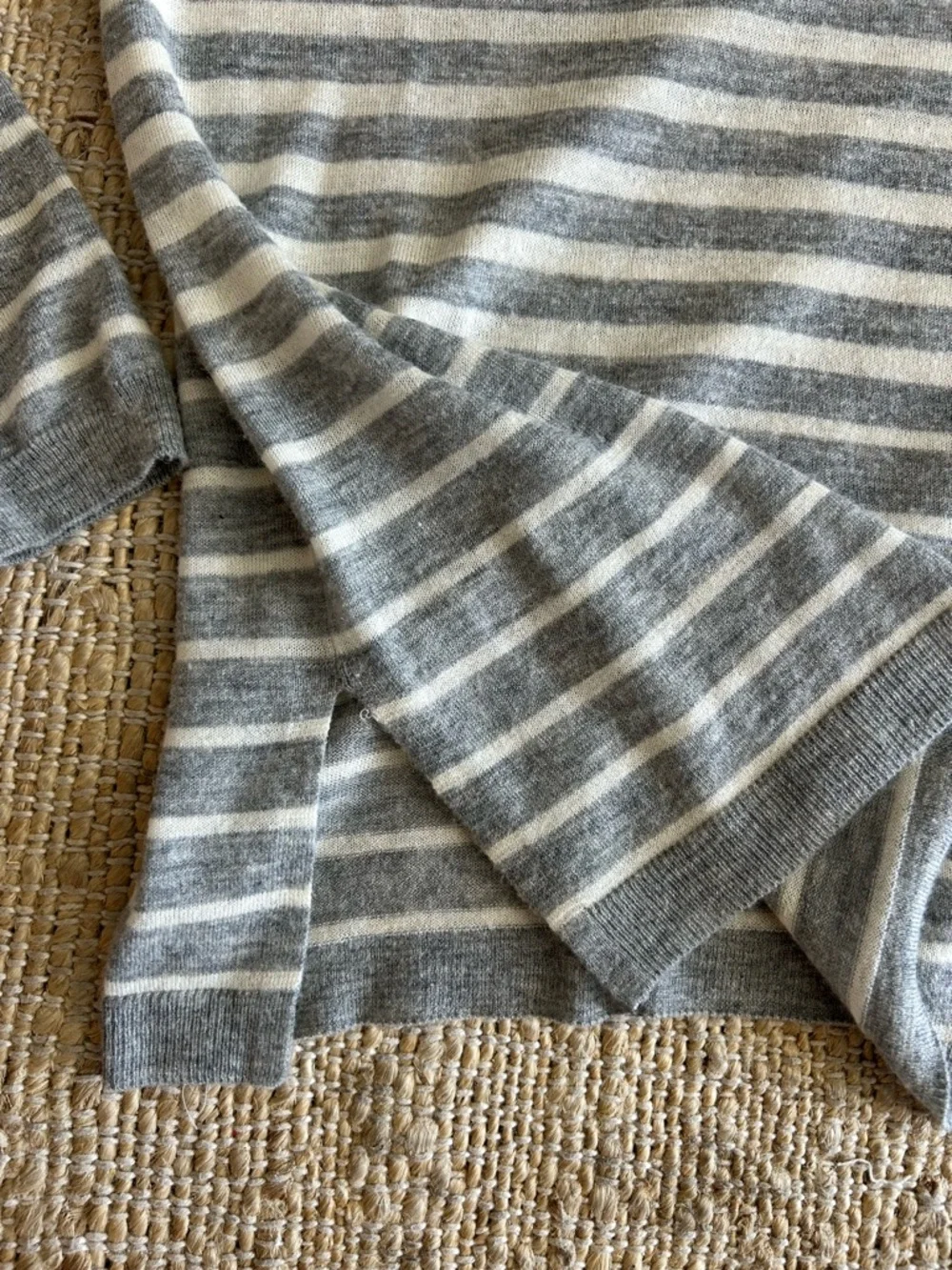 Vince Gray & White Striped Lightweight Crewneck Sweater - Picture 3 of 8